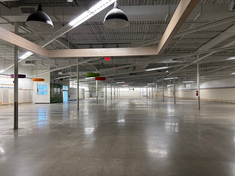 More Photos Of 30 A & S Dr, Paramus Freestanding For Lease