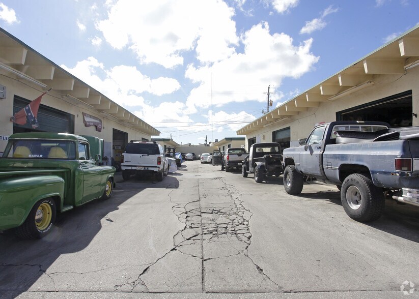 More Photos Of 5650 Rodman St, Hollywood Warehouse For Lease