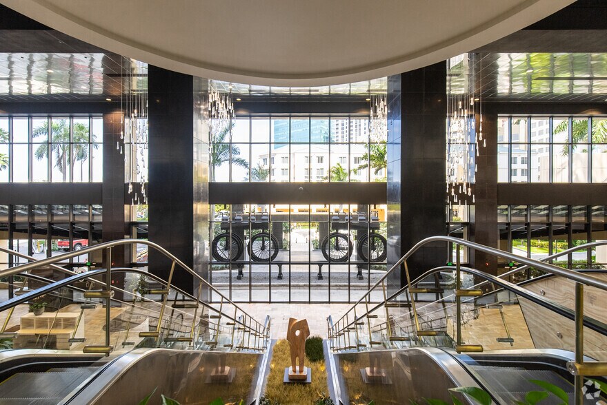 More Photos Of 9130 S Dadeland Blvd, Miami Office For Lease