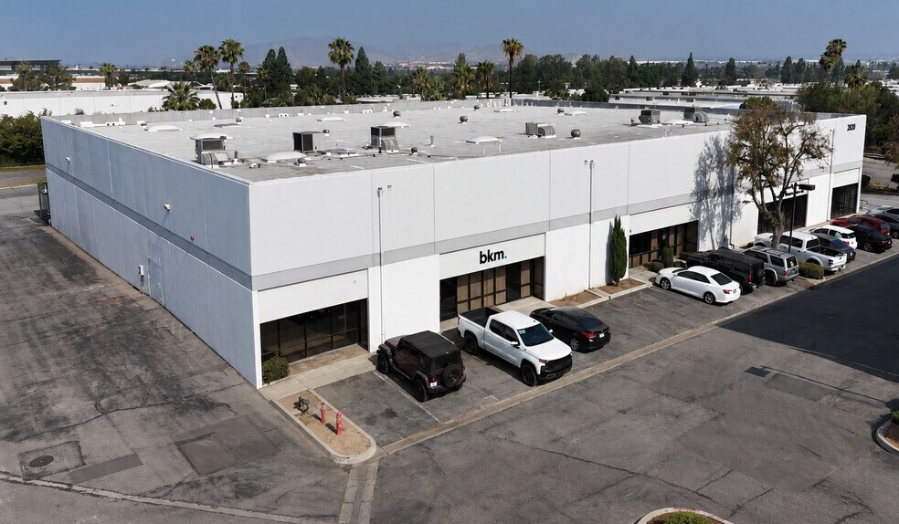 More Photos Of 2121 Atlanta Ave, Riverside Warehouse For Lease