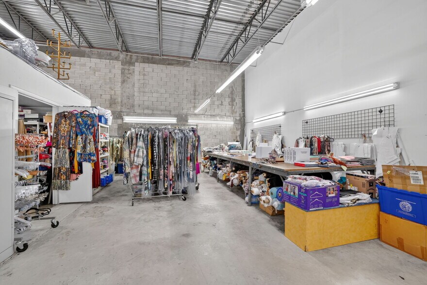 More Photos Of 2202-2204 W 78th St, Hialeah Warehouse For Sale