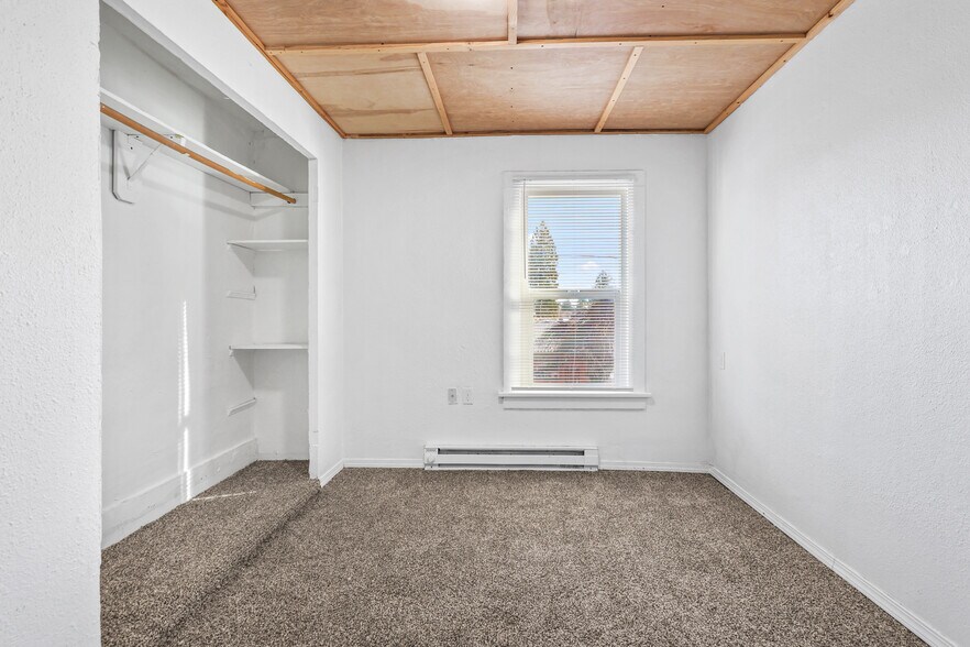 More Photos Of 1833 C St, Washougal Apartments For Sale