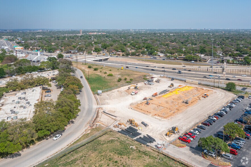 Primary Photo Of 3202 Cherry Ridge Dr, San Antonio Medical For Lease