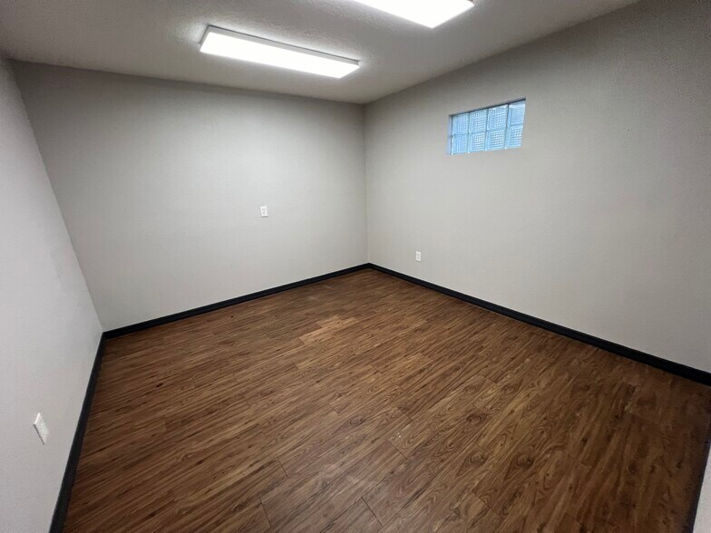 More Photos Of 512 S Dale Mabry Hwy, Tampa Office For Sale