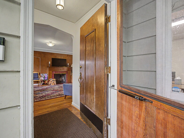 More Photos Of 10423 SE 23RD Ave, Portland Medical For Sale