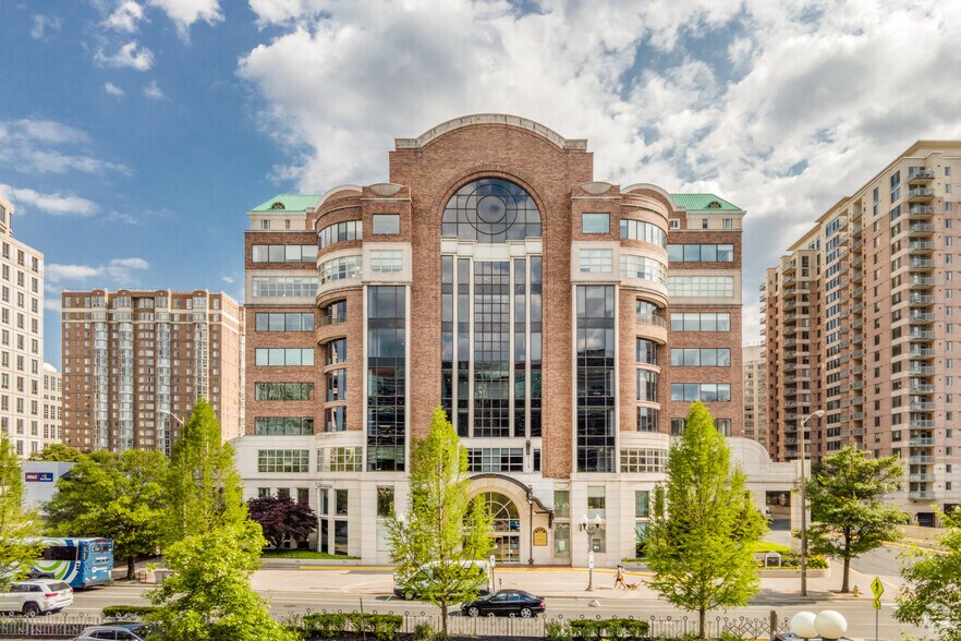 More Photos Of 4350 N Fairfax Dr, Arlington Office For Lease