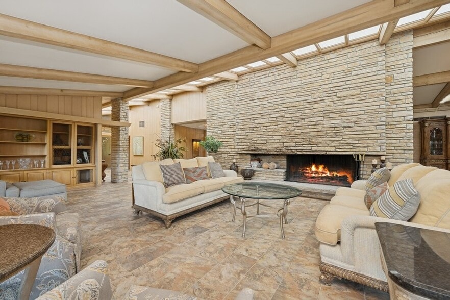 More Photos Of W1800 County Road B, Genoa City Specialty For Sale