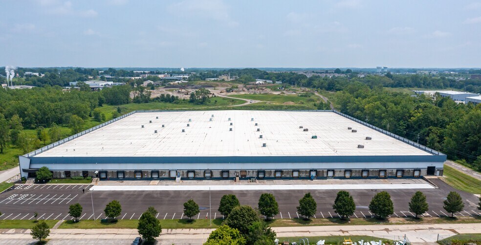 More Photos Of 161 Kenmore Blvd, Commercial Point Industrial For Sale