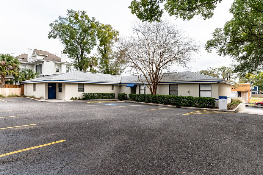 More Photos Of 2223 Oak St, Jacksonville Medical For Lease
