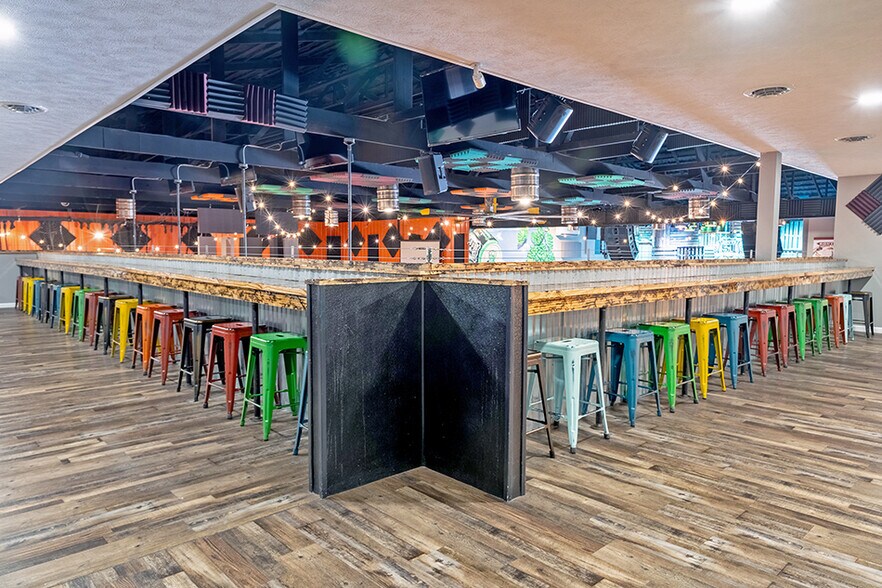 More Photos Of 18967 N US Highway 51, Elkville Mixed Retail For Sale