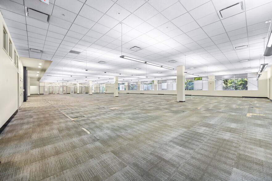 More Photos Of 350 Fellowship Rd, Mount Laurel Unknown For Lease