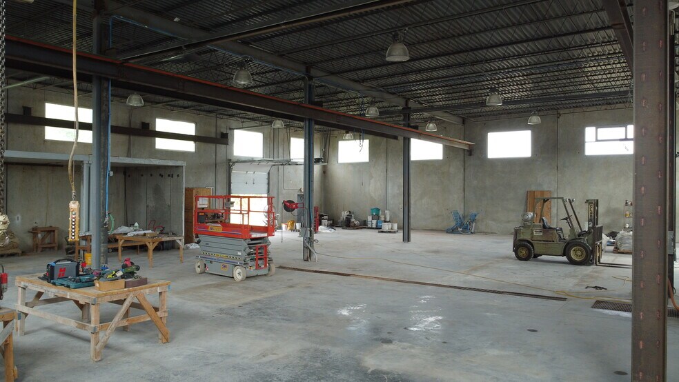 More Photos Of 3801 S 6th St, Lincoln Warehouse For Sale