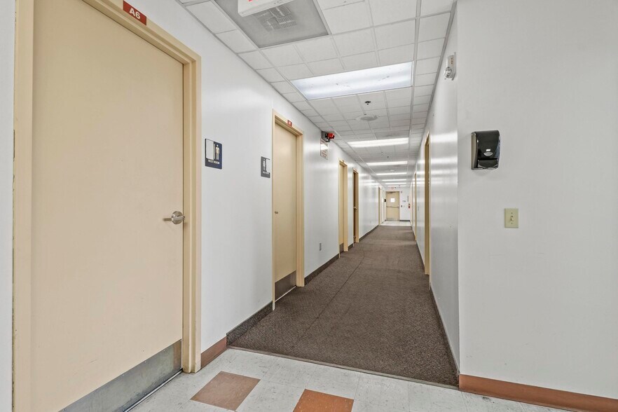 More Photos Of 315 Northampton St, Kingston Industrial For Sale