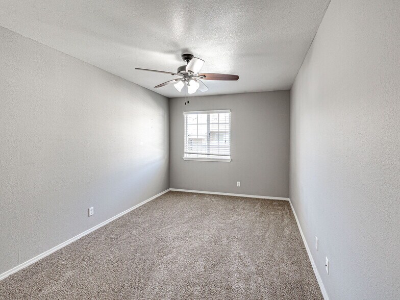 More Photos Of 2302 S 137th East Ave, Tulsa Apartments For Sale