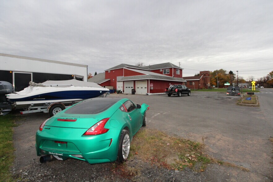 More Photos Of 585 S Main St, Central Square Auto Dealership For Sale
