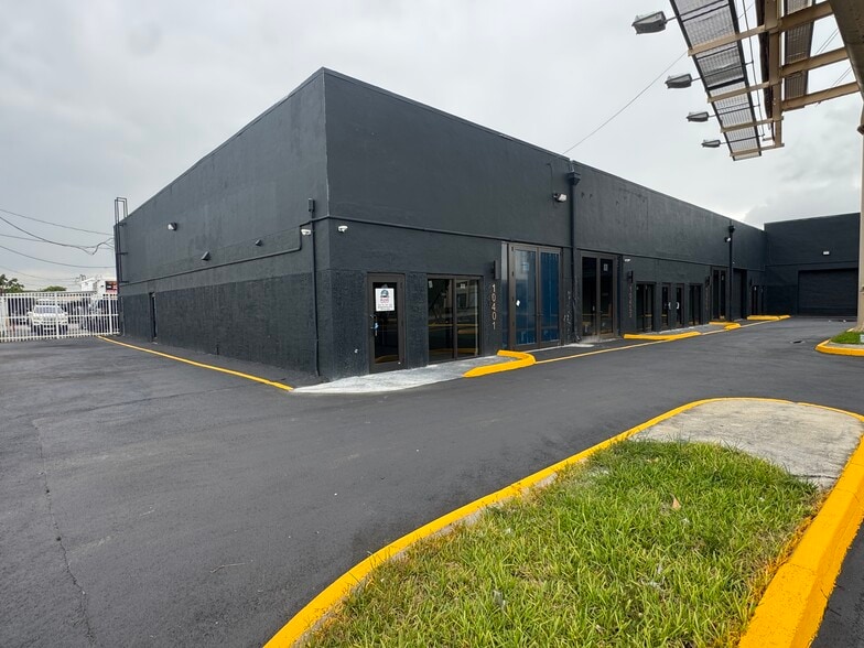 More Photos Of 10401-10409 Quail Roost Dr, Miami Service For Lease