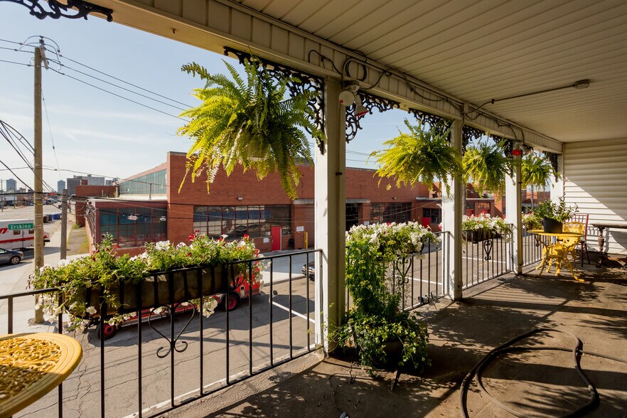 More Photos Of 3401 Riopelle St, Detroit Restaurant For Sale