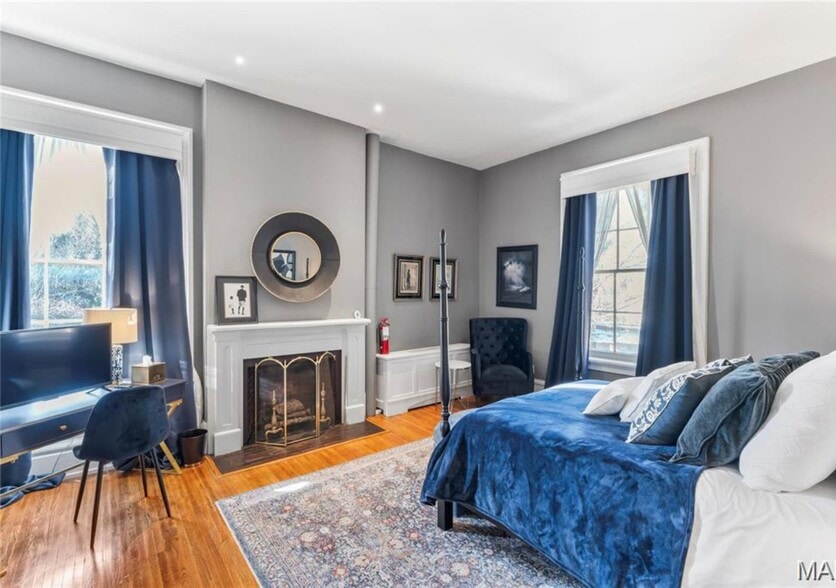 More Photos Of 876 W State St, Jacksonville Hospitality For Sale