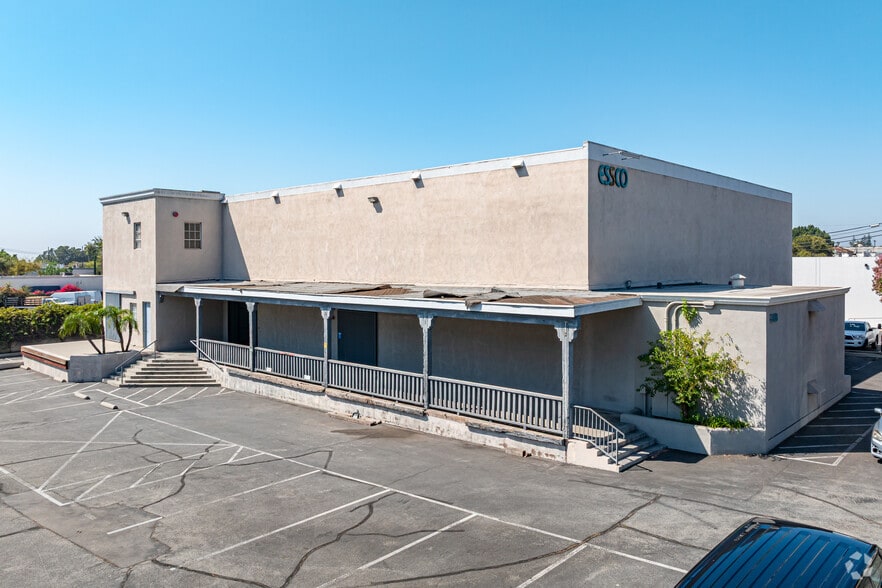 Primary Photo Of 2668 Foothill Blvd, Pasadena Warehouse For Lease