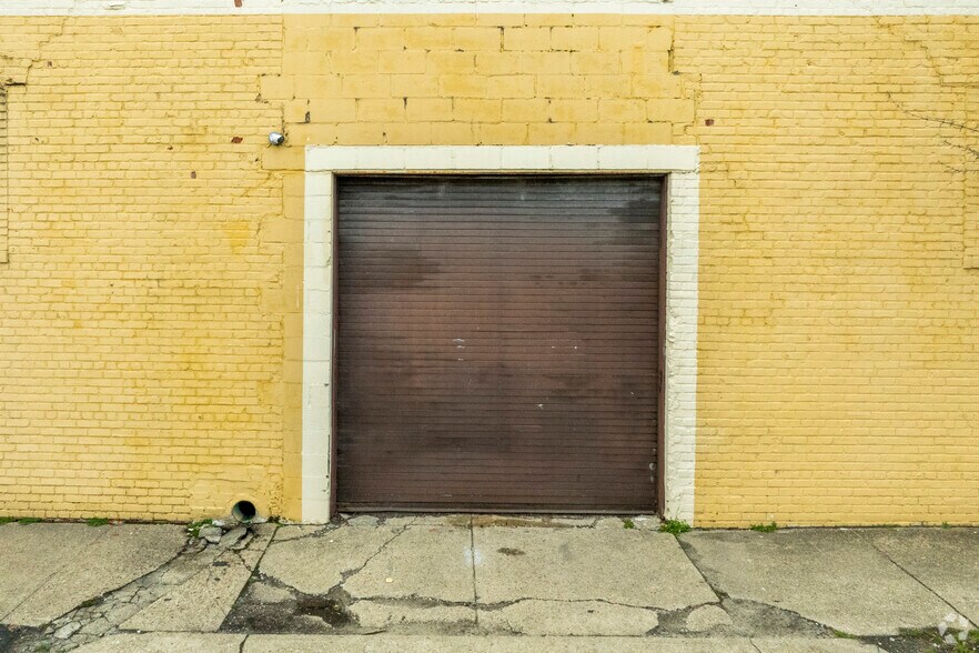 More Photos Of 500 Jericho Tpke, Mineola General Retail For Sale