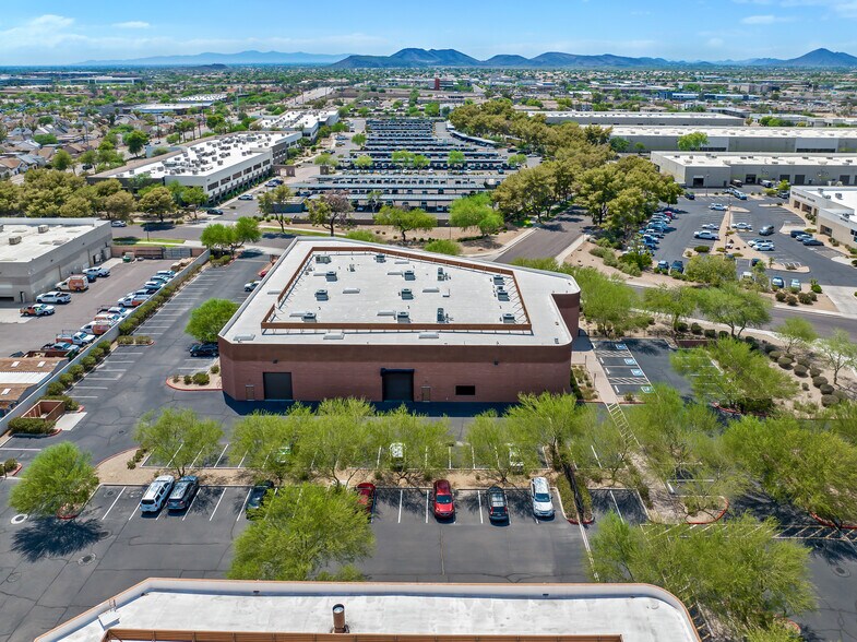 More Photos Of 2025 W Quail Ave, Phoenix Manufacturing For Lease