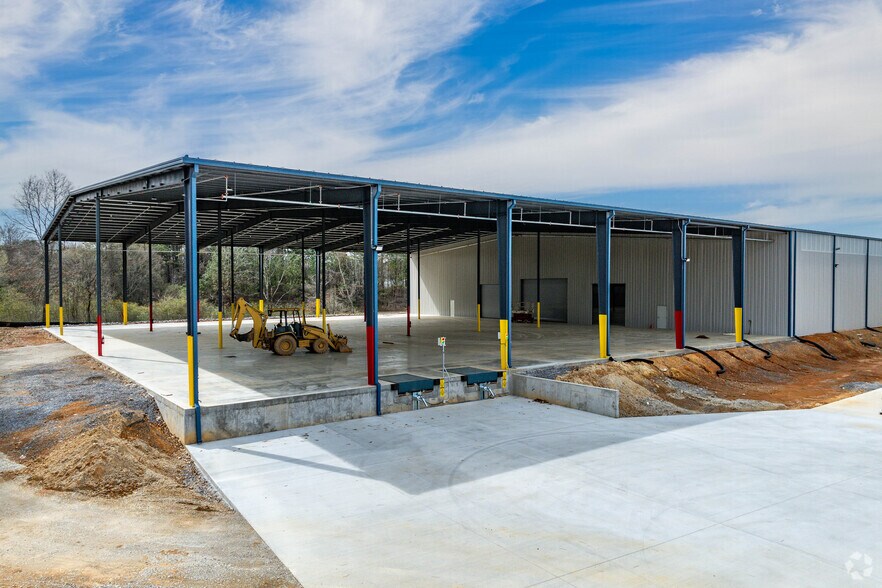 More Photos Of 3000 20th St NE, Cleveland Unknown For Lease