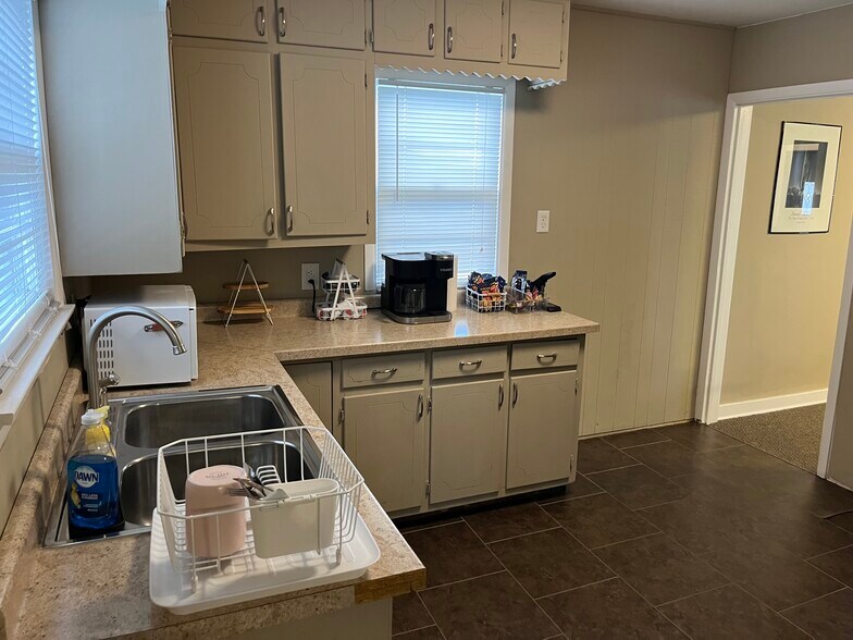 More Photos Of 4715 Lincolnway East, Mishawaka Office For Sale