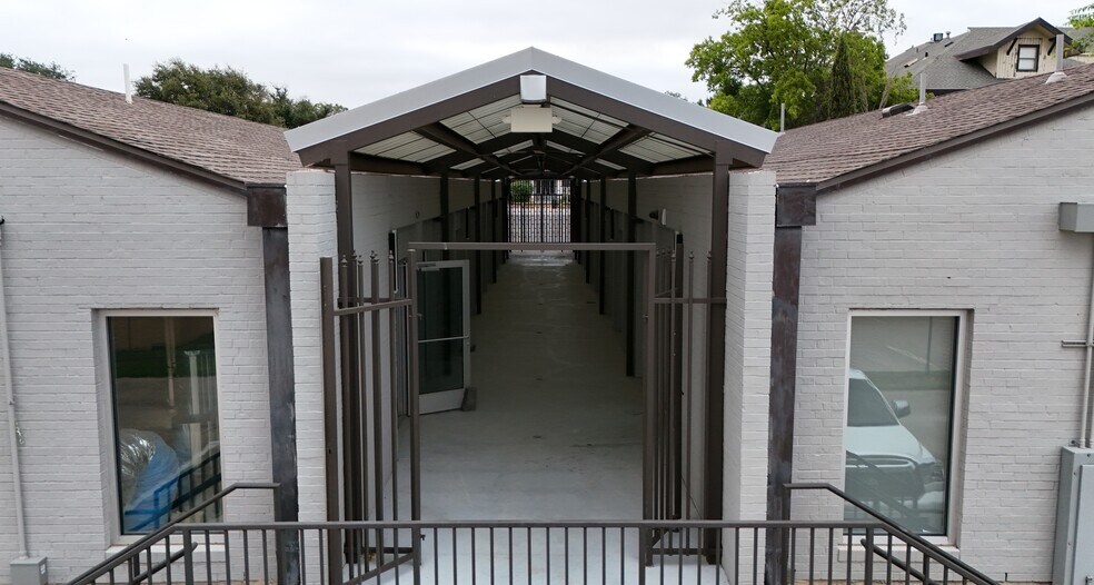 More Photos Of 1512 8th Ave, Fort Worth Medical For Lease