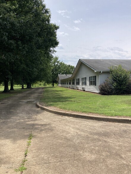 More Photos Of 835 S Woods St, West Memphis Healthcare For Sale
