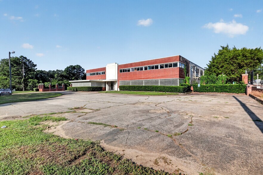 More Photos Of 1512 Garner Rd, Raleigh Warehouse For Lease