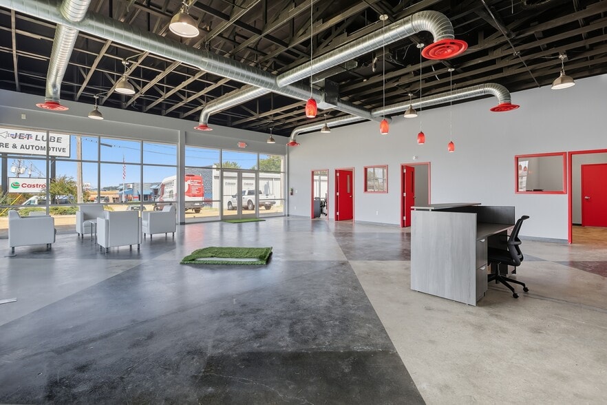 More Photos Of 4680 I-55 N Frontage Rd, Jackson General Retail For Lease