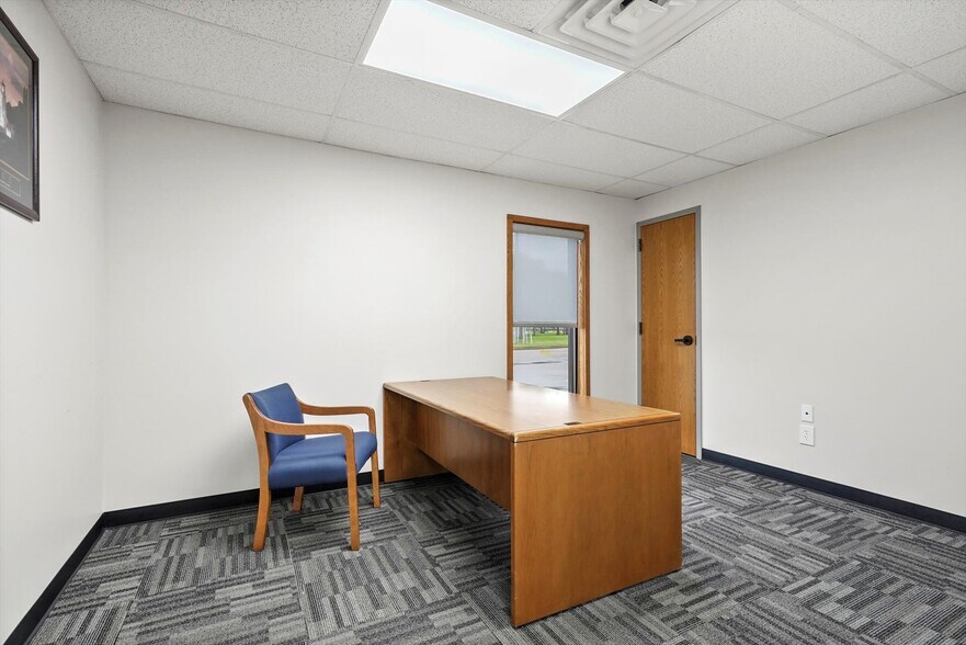 More Photos Of 1015 W Ithica St, Broken Arrow Office For Sale