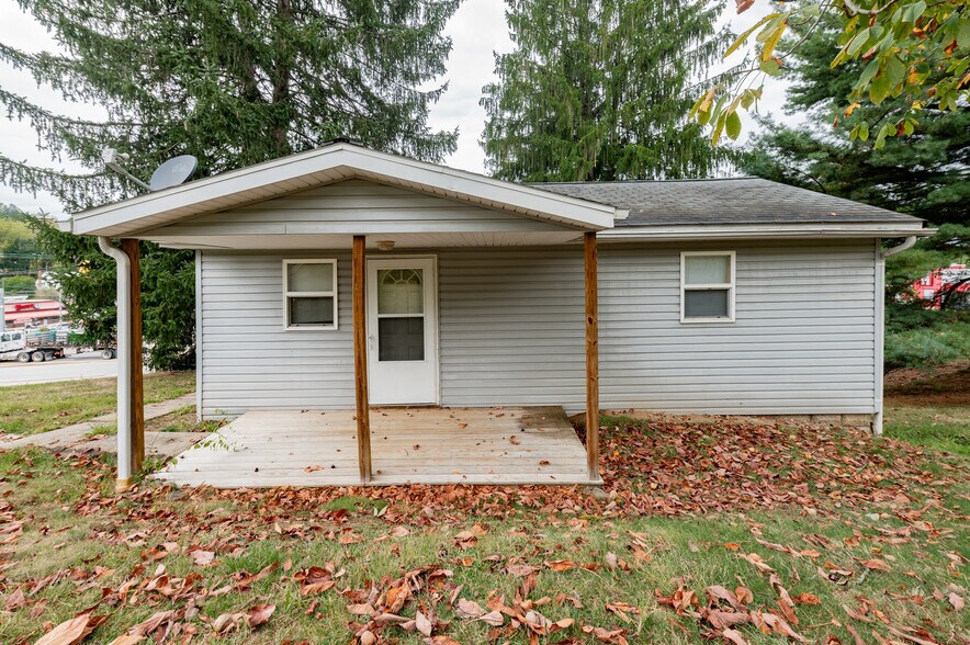 More Photos Of , Fairmont Unknown For Sale