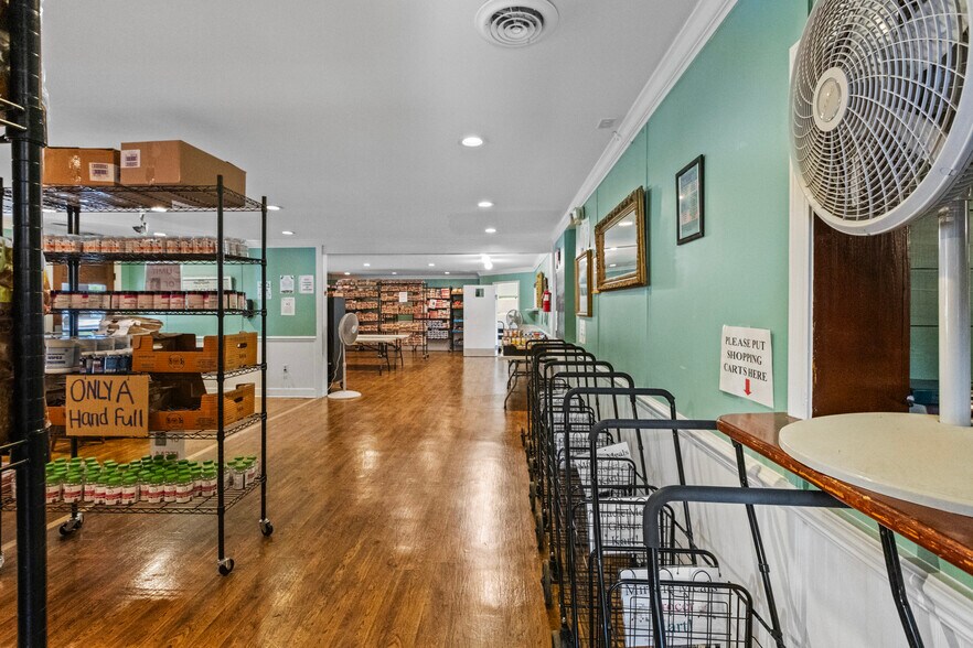 More Photos Of 712 River Rd, Washington Restaurant For Lease