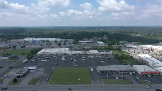 Primary Photo Of 430-464 Highway 46 S, Dickson Unknown For Lease