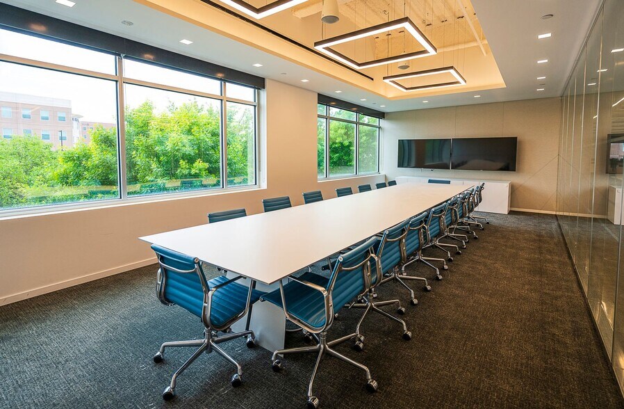 More Photos Of 13100 Wortham Center Dr, Houston Coworking Space
