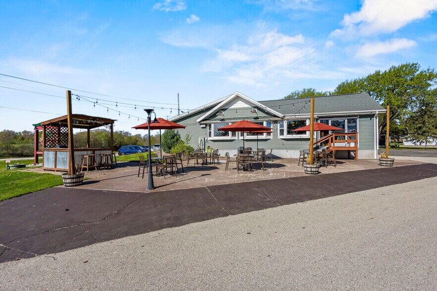 More Photos Of N4111 S Lakeshore Dr, Markesan Restaurant For Sale