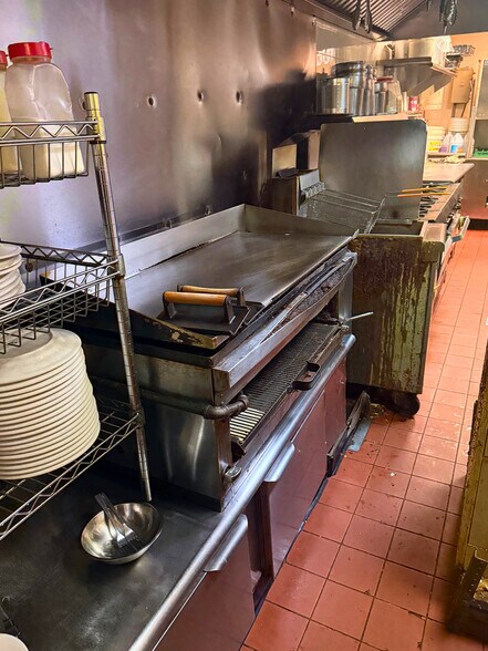 More Photos Of 2783 3rd Ave, Bronx Storefront Retail Office For Lease