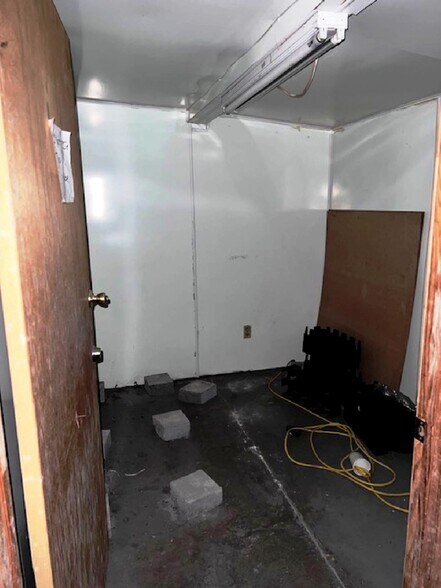 More Photos Of 51940 Highway 77, Talladega Convenience Store For Sale