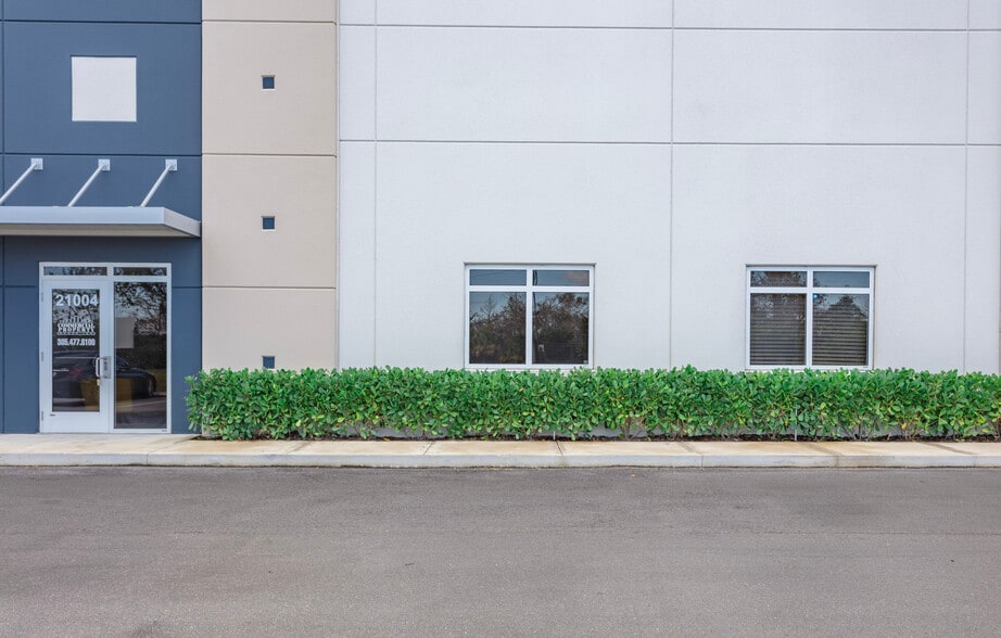 More Photos Of 21000 Sheridan St, Fort Lauderdale Warehouse For Lease