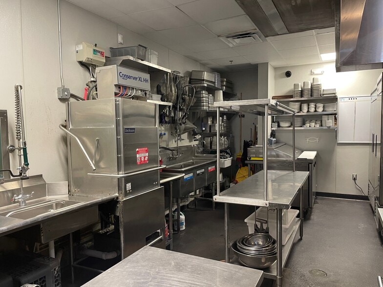 More Photos Of 412 Cleveland St, Clearwater Restaurant For Lease