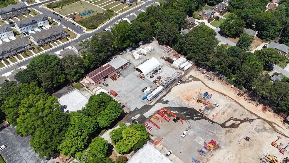 More Photos Of 1863 Parker Ct, Stone Mountain Warehouse For Lease
