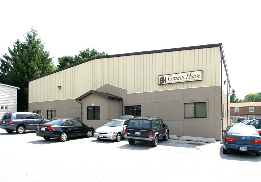 Primary Photo Of 288 E Green St, Westminster Warehouse For Lease
