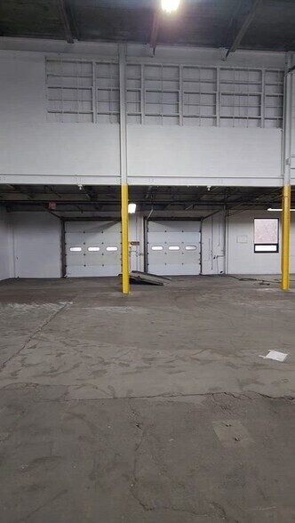 Primary Photo Of 237 E Aurora St, Waterbury Manufacturing For Lease