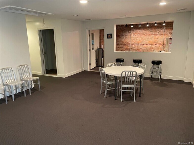 More Photos Of 42 Orchard St, Walden Freestanding For Sale