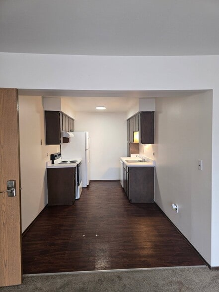 More Photos Of 1870 Saint Johns Blvd, Lincoln Park Apartments For Sale