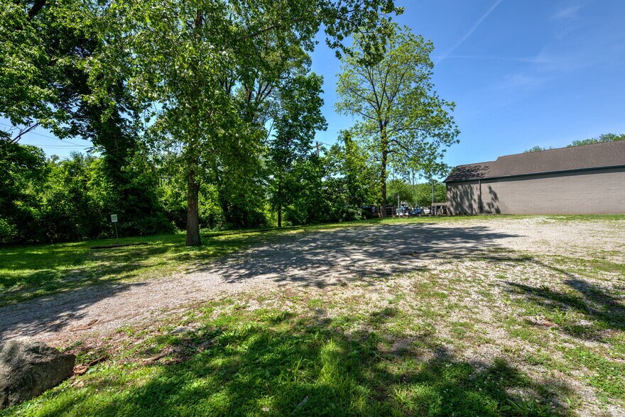 More Photos Of 9430 Main Ave, Cincinnati General Retail For Sale