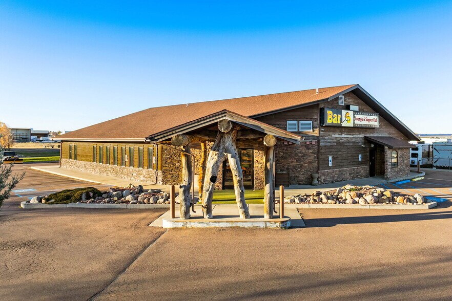 More Photos Of 5100-N Star Blvd, Great Falls Storefront Retail Office For Sale