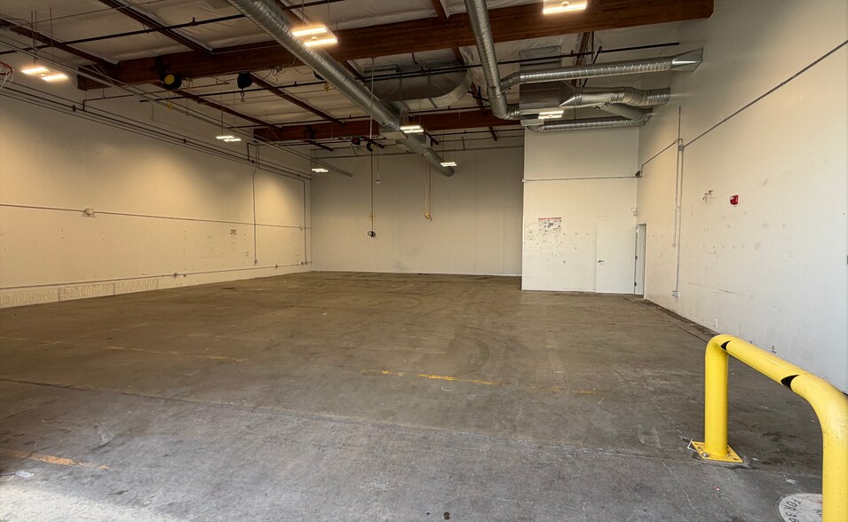 More Photos Of 5750 Alder Ave, Sacramento Warehouse For Lease