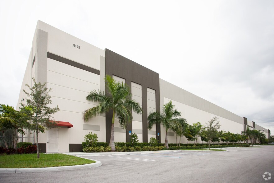 More Photos Of 9175 NW 117th Ave, Medley Warehouse For Lease
